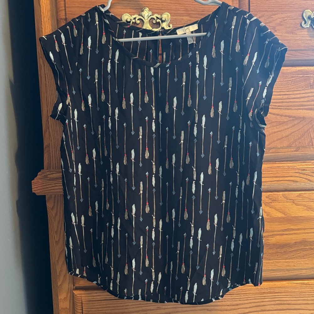 Joie Black Arrow Feather Print 100% Silk Short Sleeve Top Size Medium